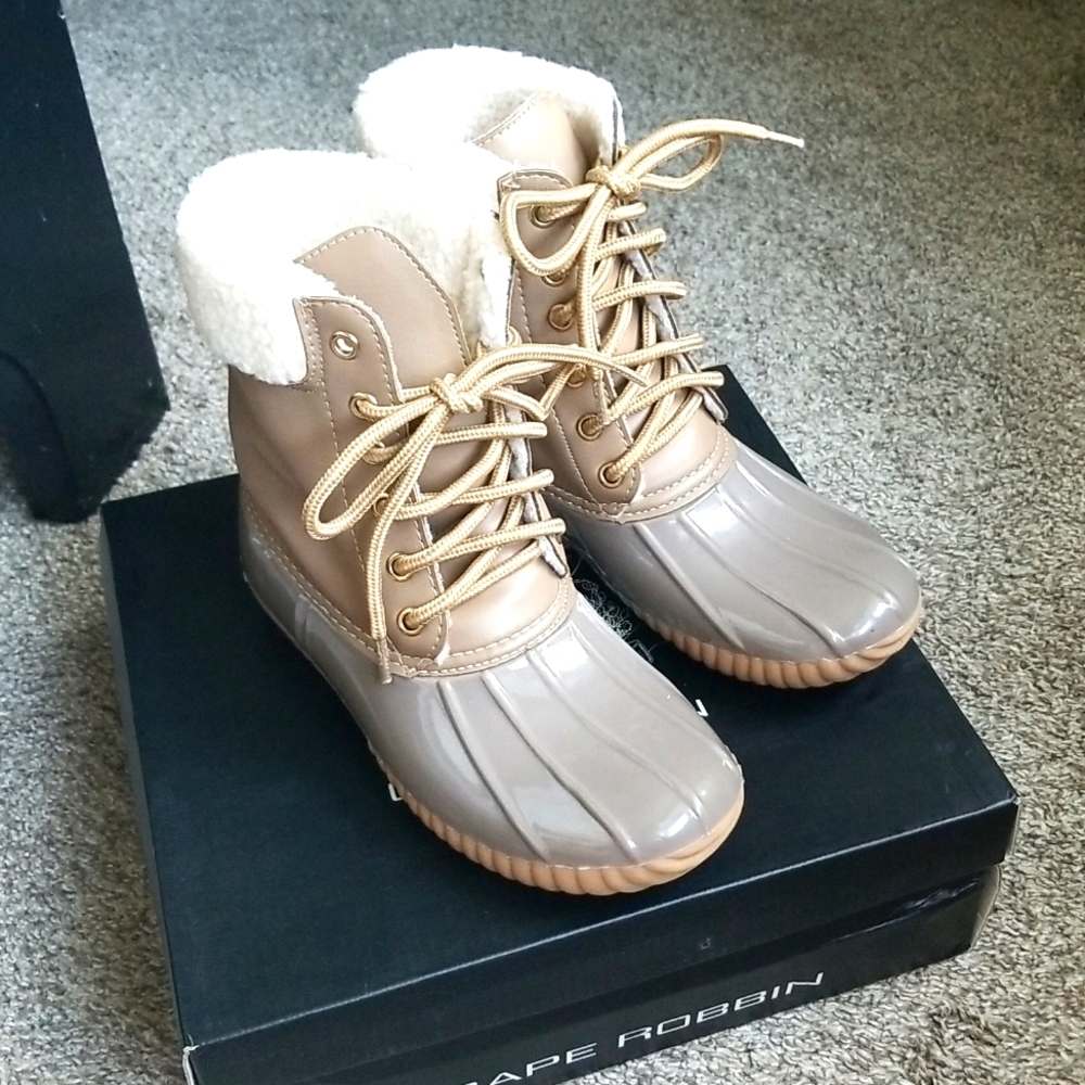 Cape Robbin stylish rain boots size 6